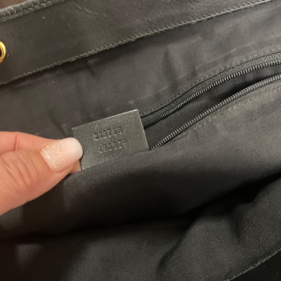 Large oversized Gucci bag with gold hardware - Picture 3 of 4